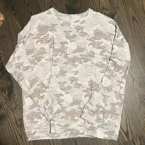 Super soft Athleta muted camo crew.